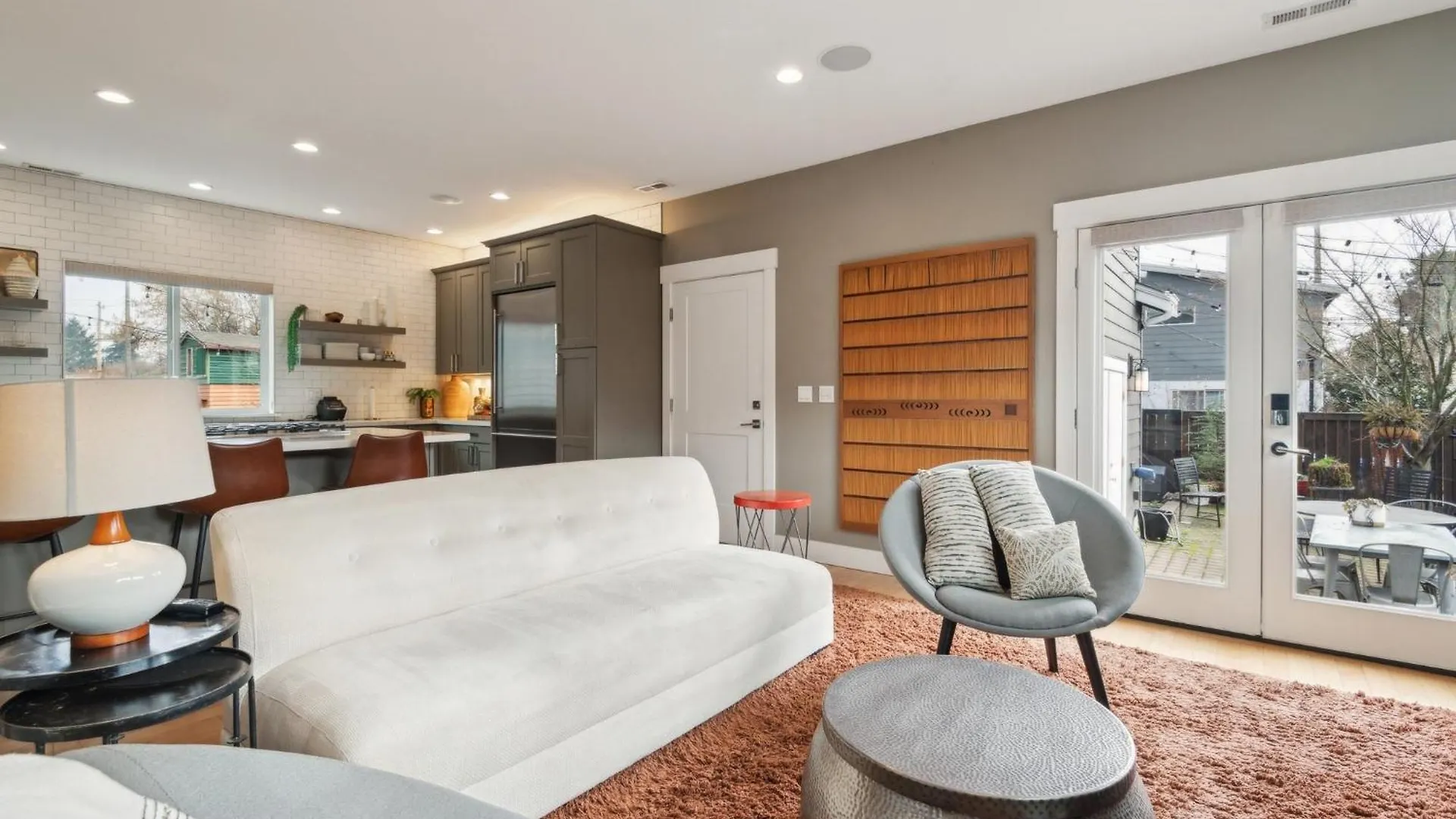 Spacious Family Retreat - Media Room & Patio Home Seattle