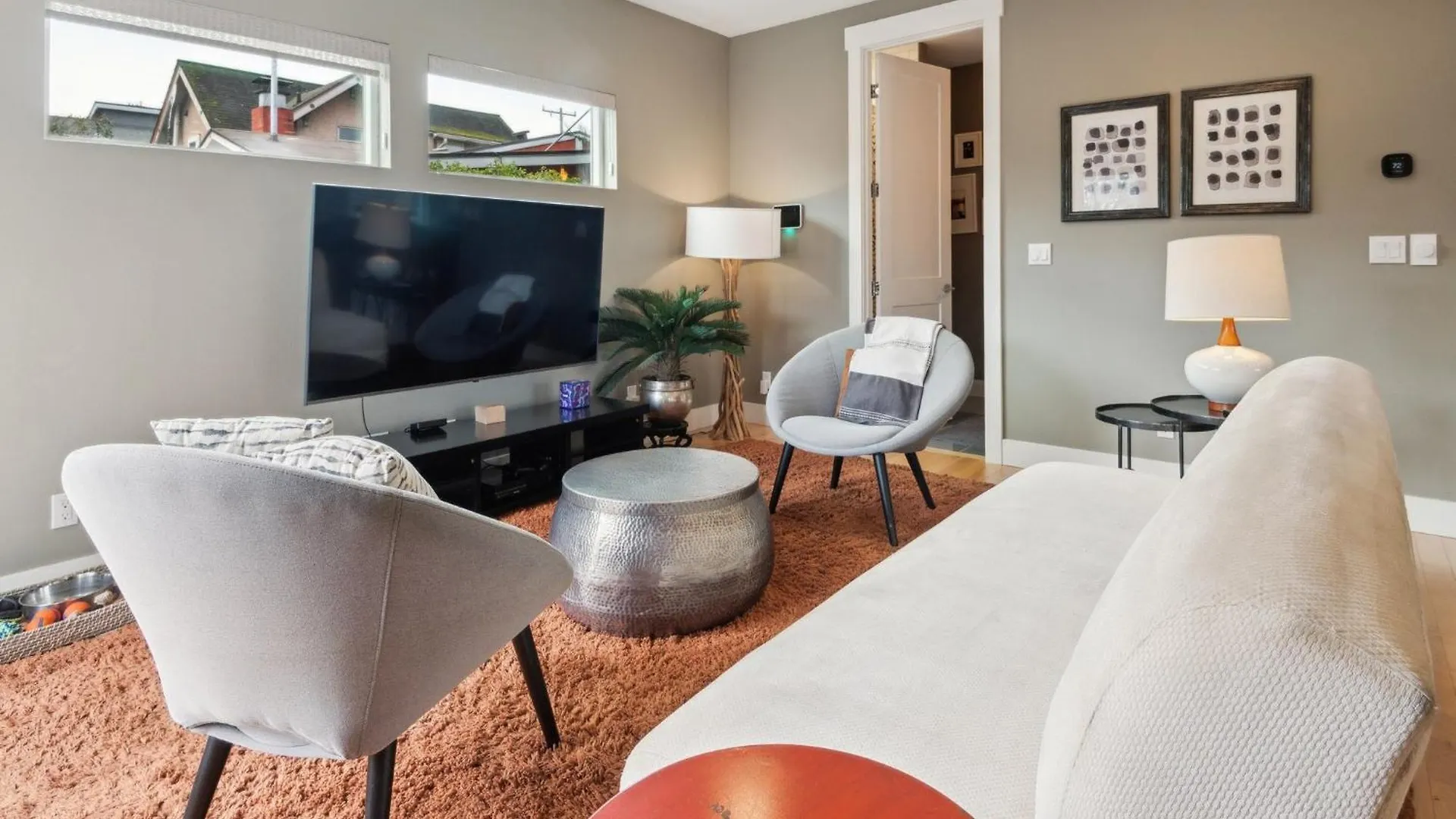 Spacious Family Retreat - Media Room & Patio Home Seattle