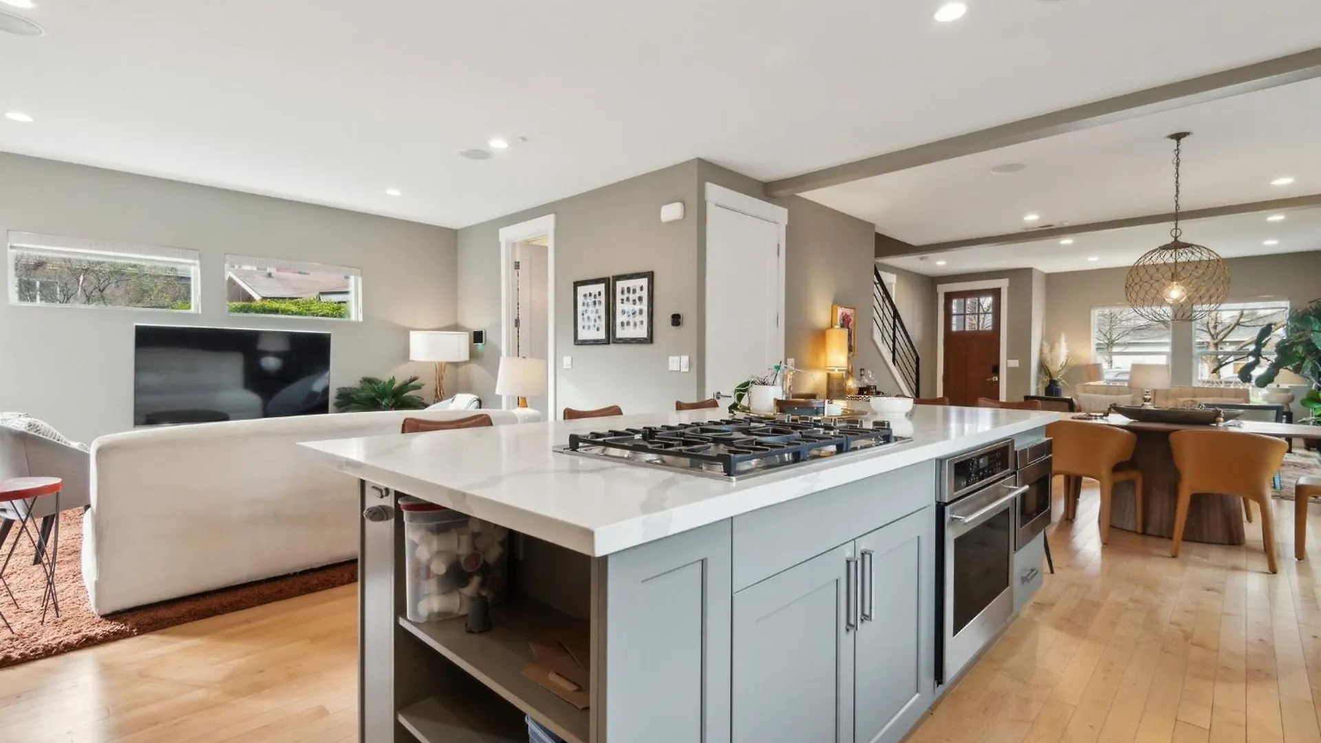 Spacious Family Retreat - Media Room & Patio Home Seattle United States